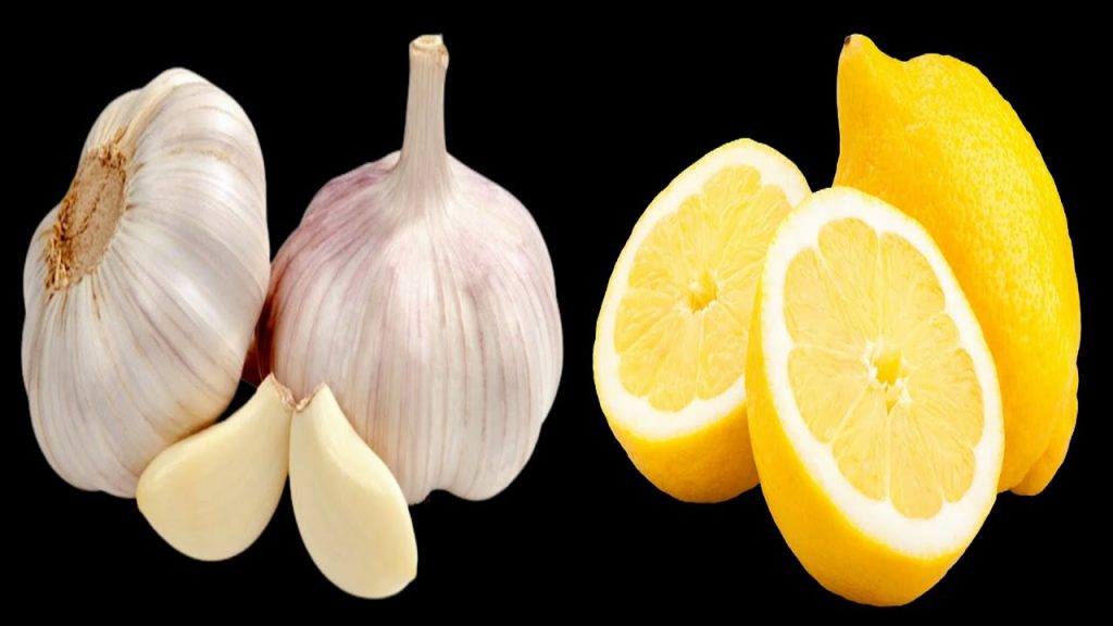 L'ail et le citron bouillis