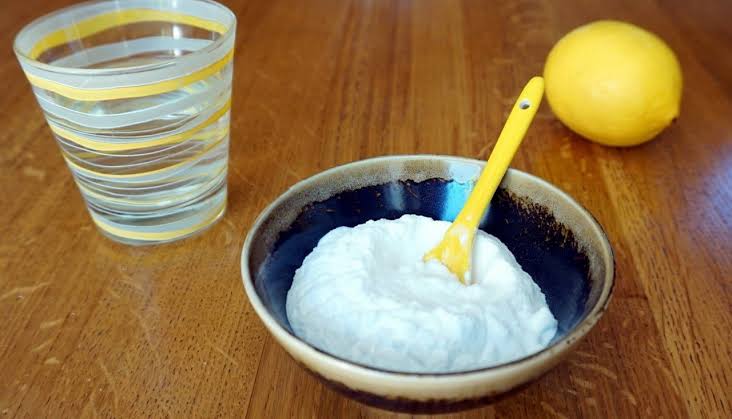 vinaigre blanc et bicarbonate de soude