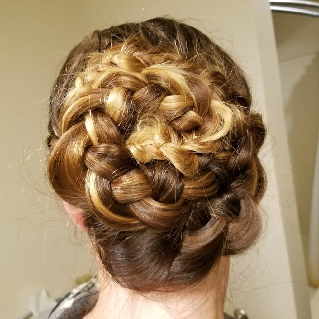 Chignon décoiffé de laitière